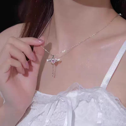 Angel Heart Necklace With Moving Wings And A Clavicle Chain